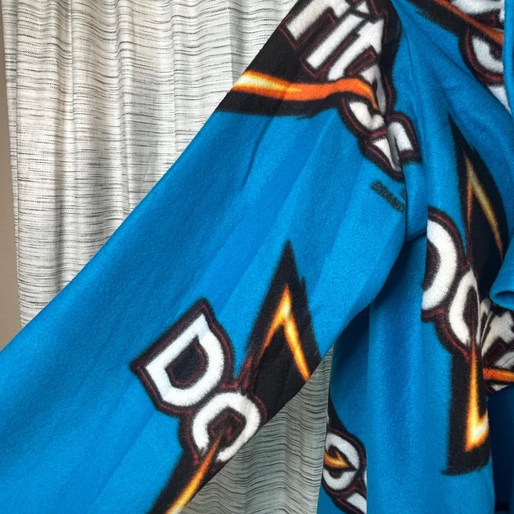 Snuggie Wearable Blanket Blue Unisex One Size Doritos Logo Fleece w Sleeves EUC